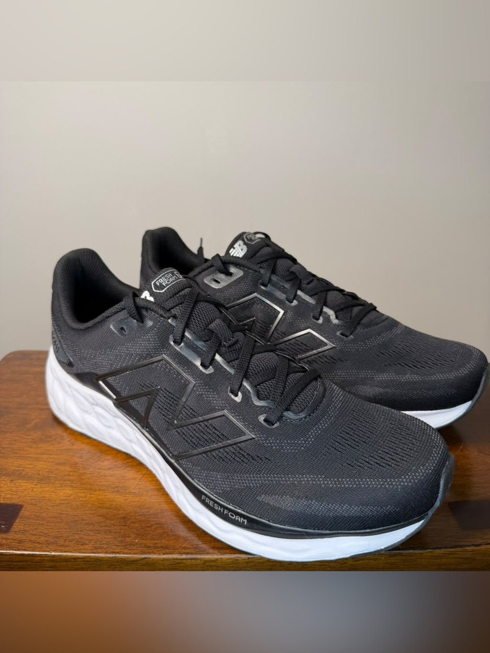 New Balance Fresh Foam 680 v8 Men’s 12 Black White M680LK8 Running Shoes New